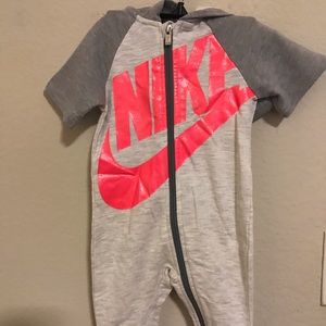 Baby girl Nike Onsie New w/o tags